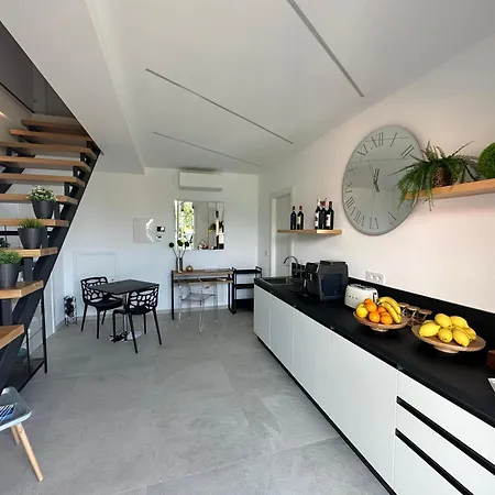 Perla Sul Mare מונליה