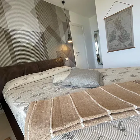 Perla Sul Mare 모네글리아